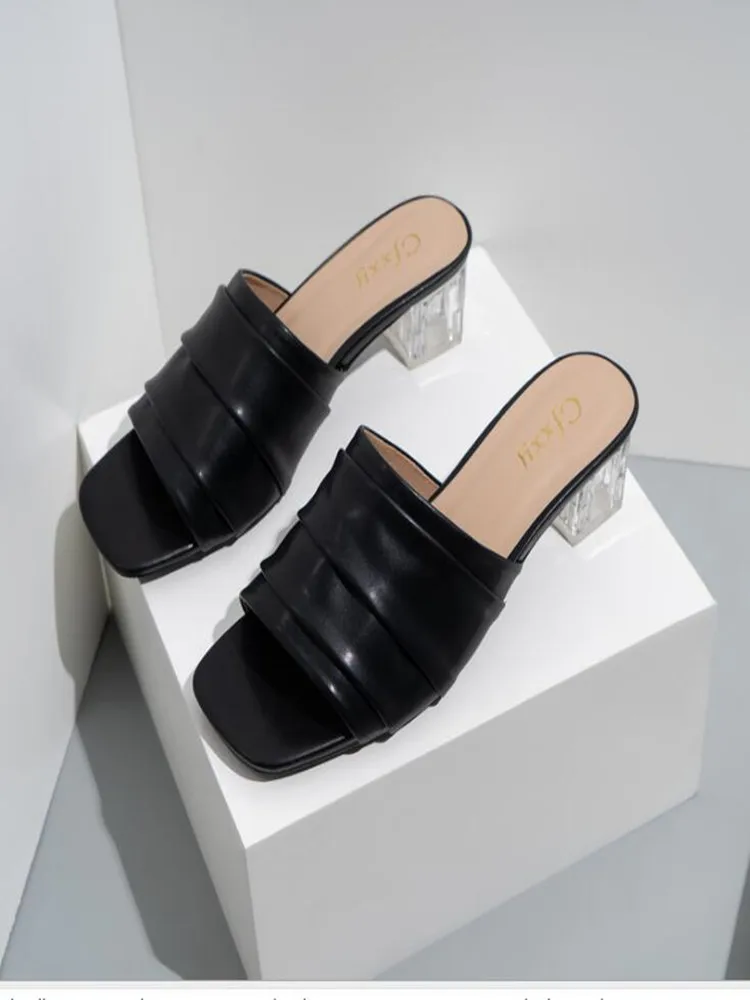 

New 2021 Ladies Outdoor Beach Slippers Women Spring/Summer Soft-Slip Non-Slip Pleated transparent heel Sandals