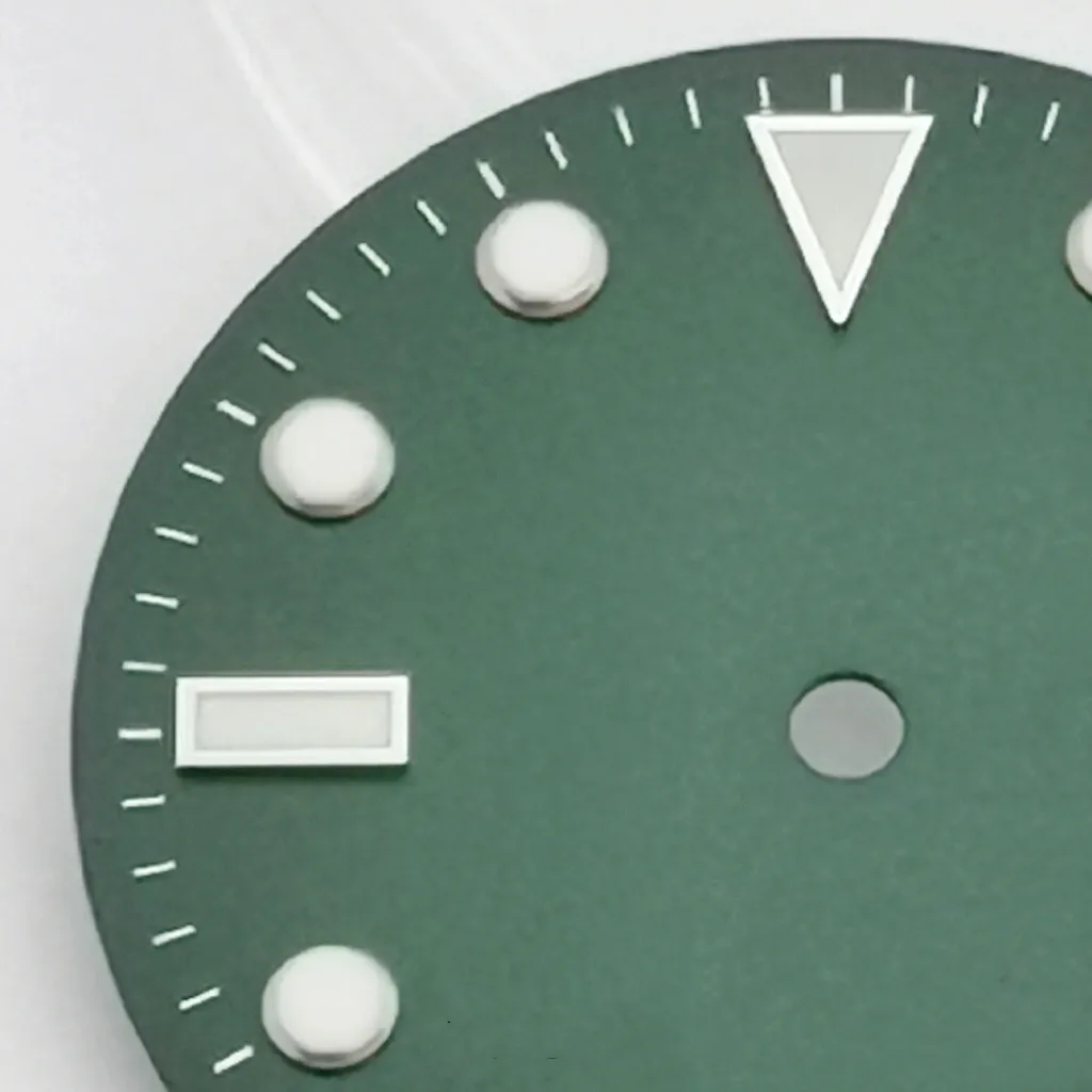 Новый 28 5 мм стерильные зеленый световой несколько Цвет часы с прочной защитой