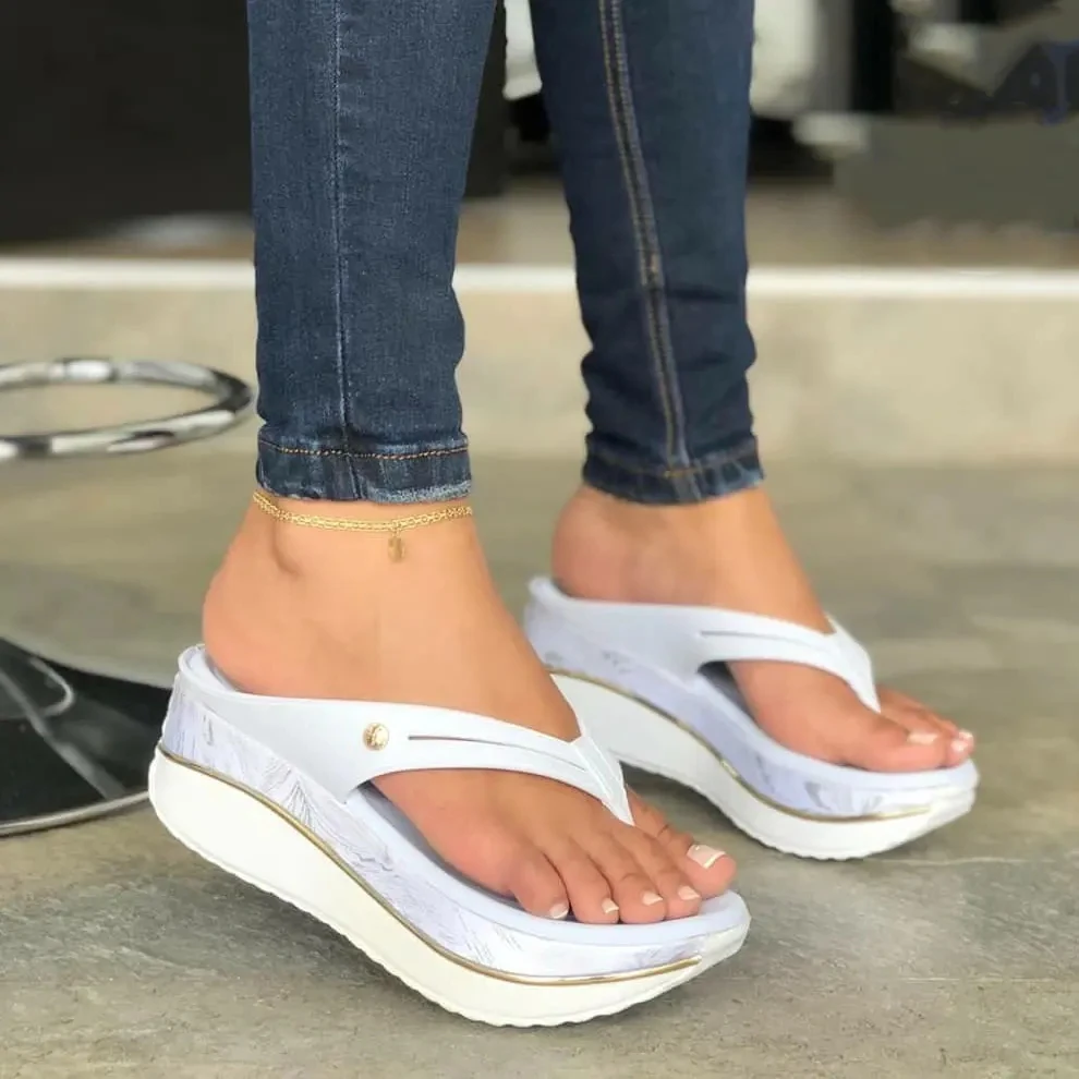 

2021 Women's Sandals Platform Slippers Fashion Metal Button Women Flip Flops Slides Ladies Wedge Shoes Sandals Women Outside