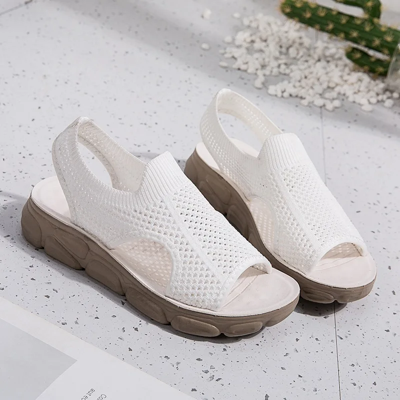 

2021 summer new sandals women's woven mesh flat bottomed beach shoes Korean fashion leisure student shoes women's large size