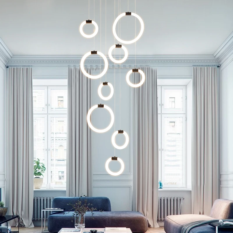 安い デュプレックスアパートリビングルームにはシャンデリアスパイラル階段つりランプダイニングルームの天井ぶら下げライト現代屋内光