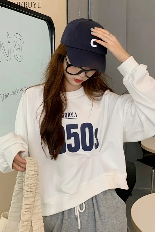 

WERUERUYU Woman Cropped Sweatershirt Fashion White Letter Print Pullover Top