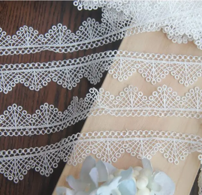 

1yard Width:2.5cm Exquisite Lace Silk Thread White Lace Wedding Dress Fabric for Underwear (KK-888)