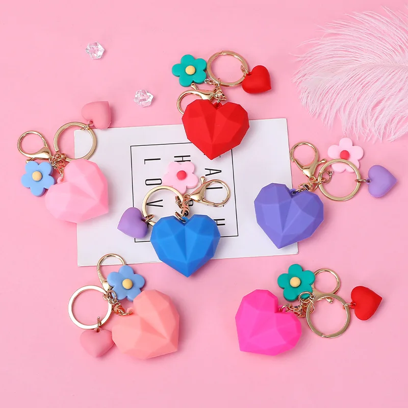 

1pc Creative Fun PVC Pendant Keychain Soft Geometric Heart Shape Keychain Mobile Phone Bag Car Keychain Anime Jewelry Gift