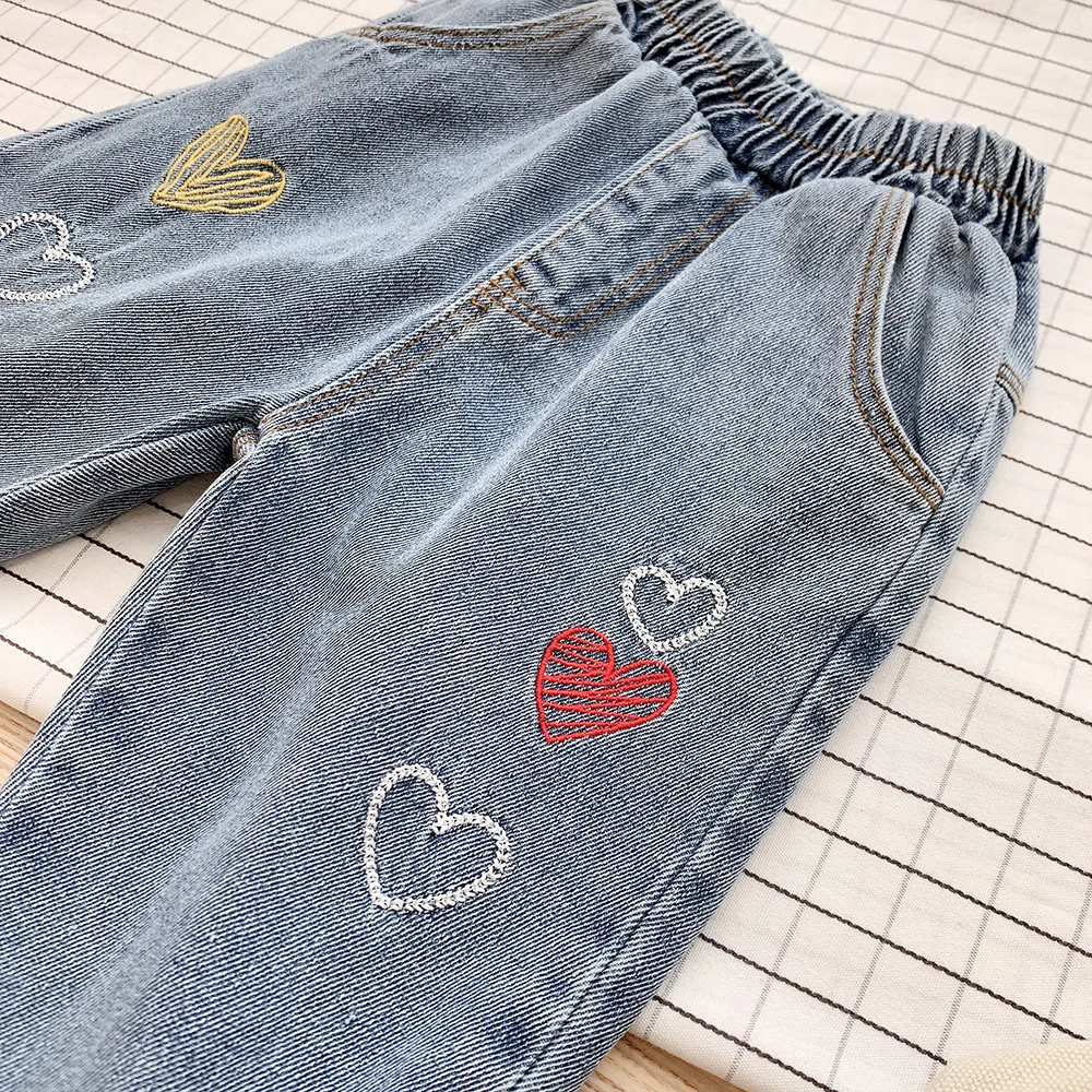 Модные джинсовые джинсы с вышивкой для девочек мягкие хлопковые малышей Детские