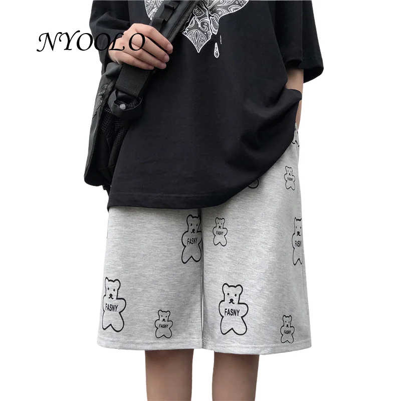 

NYOOLO в винтажном стиле Harajuku Носки с рисунком медведя из мультика с буквенным принтом штаны с эластичной резинкой на талии, прямые шорты Женск...