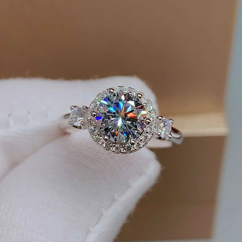

Popular Round Shiny Rhinestone Zircon Silver Color Ring with Crystal Clear CZ Wedding Engagement Bridal Stylish Jewelry