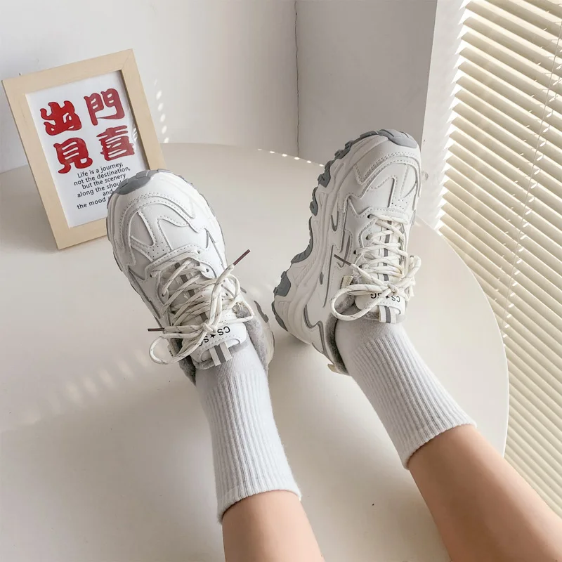 

Autumn and winter two cotton shoes women's shoes 2021 new plush daddy shoes sports student Korean version versatile winter shoes