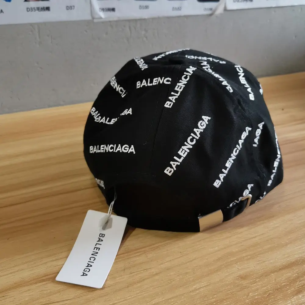 

Best selling AutumnWinter men's women's baseball caps Letter Adjustable Solid Black couple sports washed Cotton dad hat Marca