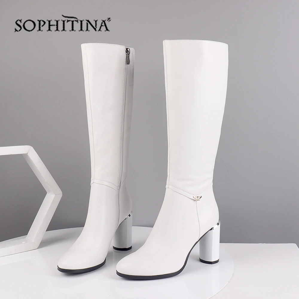SOPHITINA/зимние женские сапоги; модные сапоги до колена из коровьей кожи с круглым носком на высоком каблуке; Сапоги на молнии с металлическим украшением; BA7