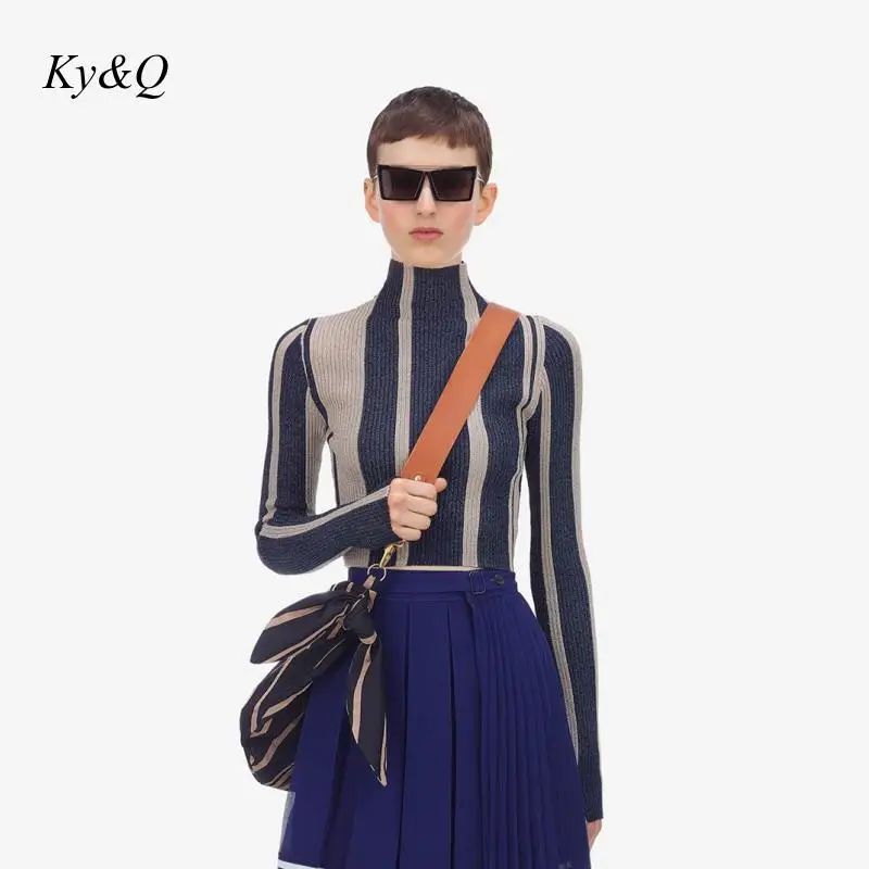 Женский свитер с высоким воротником голубой в Вертикальную Полоску длинными