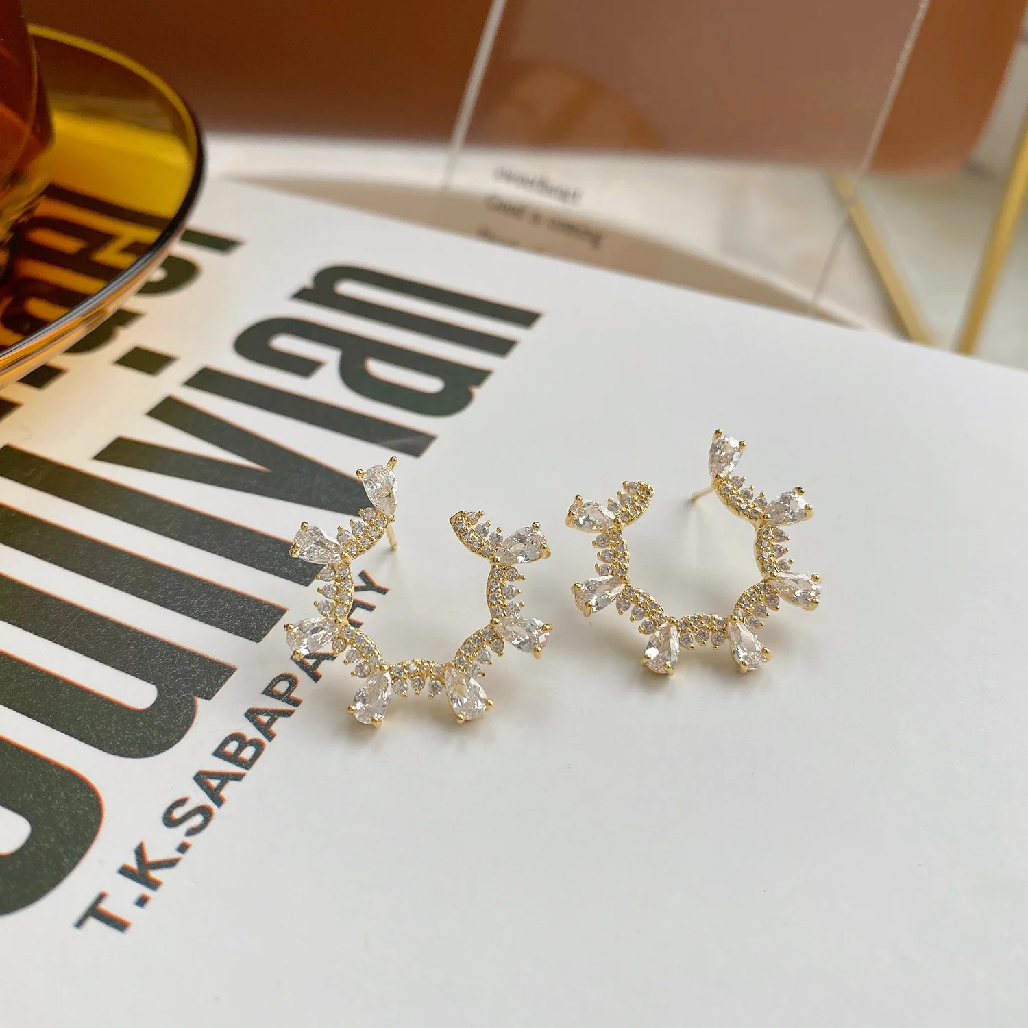 

New design High Quality 14K Real Gold Simple and Versatile Personality Circle Stud Earrings for Women Cubic Zircon ZC Earrings