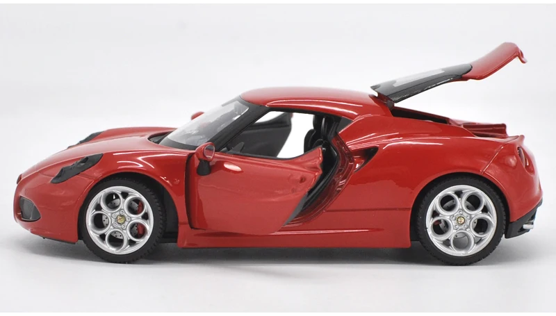 Изысканный 1:24 ALFA Romeo 4C спортивный автомобиль сплав модель, моделирование литой металл коллекция и Подарочная модель украшения