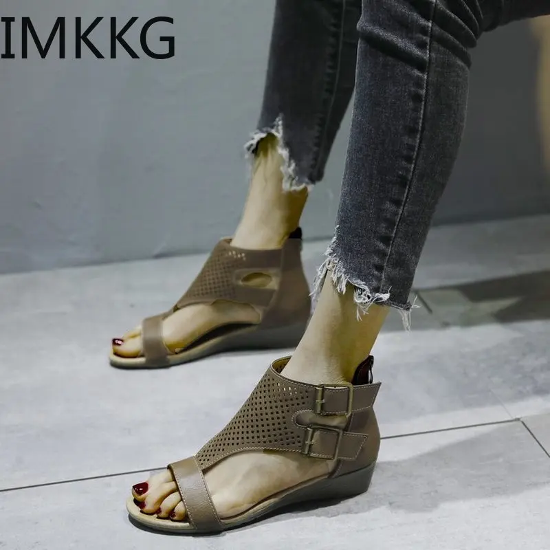 Женские босоножки Летние Женская обувь на танкетке с мягкой подошвой Сандалии