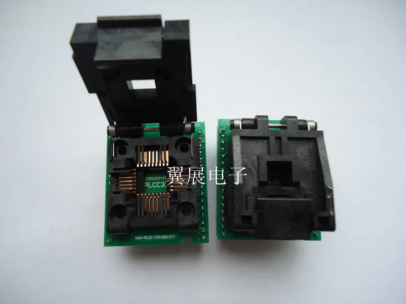 

BEEHIVE4 + розетка для сжигания DIL32/PLCC32 ZIF-CS 70-0274