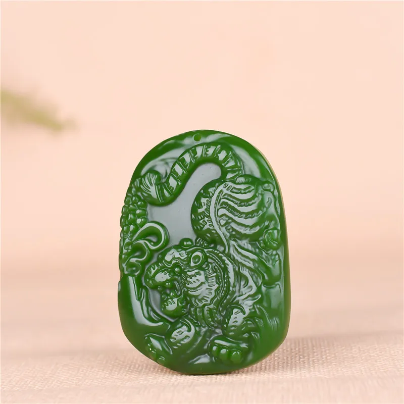 

Ожерелье с подвеской из натурального зеленого нефрита с тигром, китайские резные очаровательные ювелирные изделия из нефрита, модные аксес...