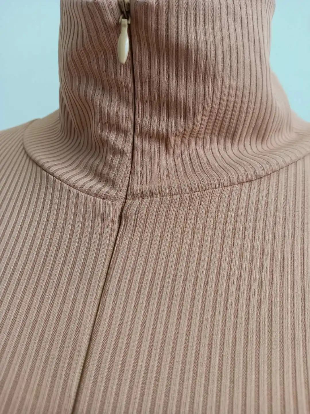 Женский трикотажный комбинезон с длинным рукавом белый/черный облегающий в