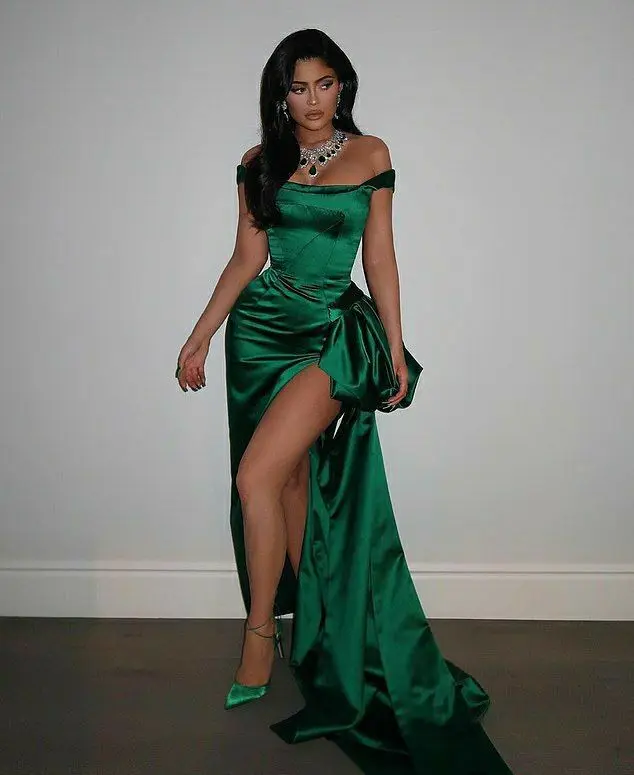

Vkbridal Sexy Sleeveless Green Prom Dresses Long Mermaid Party Dress with Front Slit Backless Formal Evening Gowns