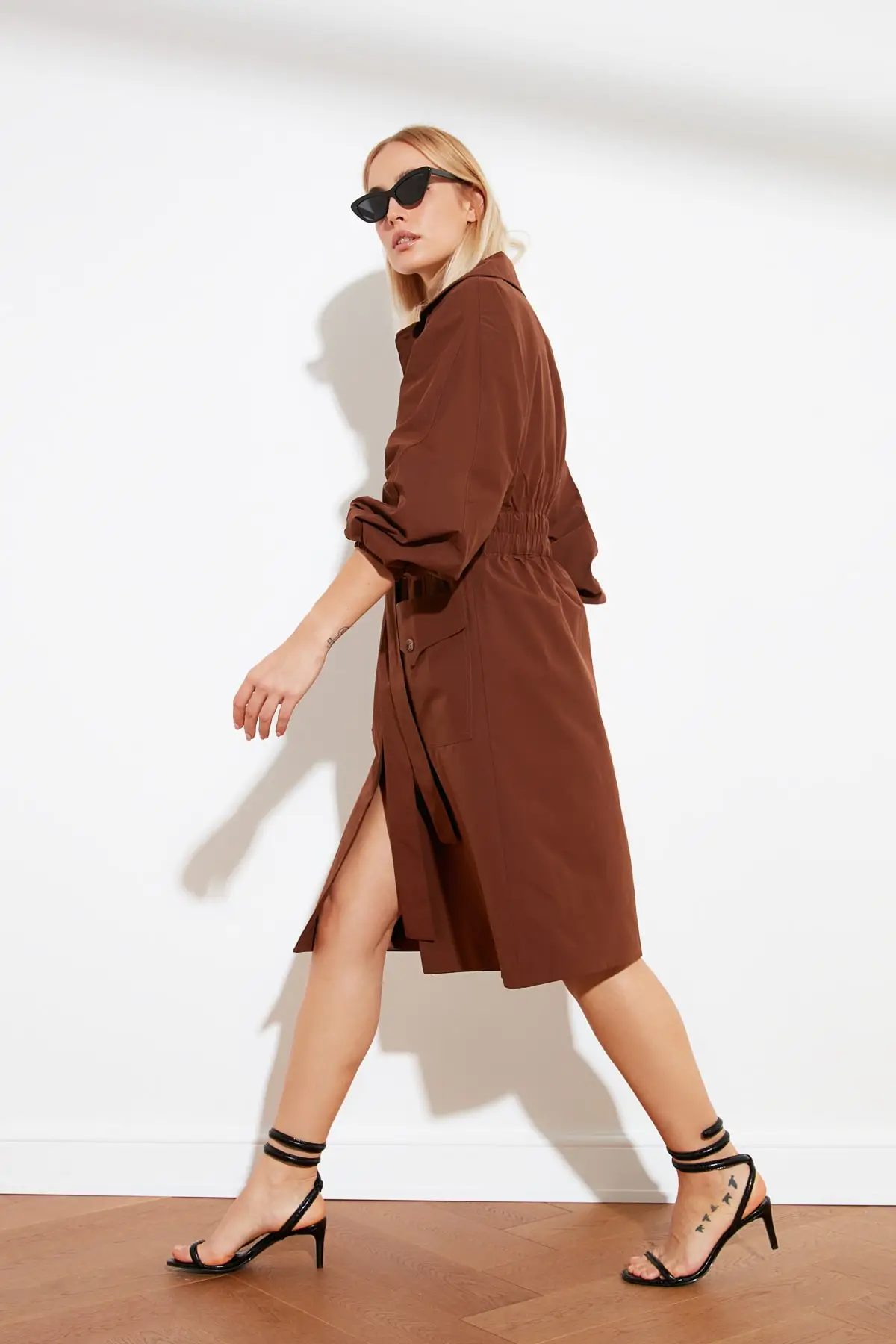 

Trendyol Smocking At Waist and Belt Detail Long Trench Coat TWOSS20TR0010