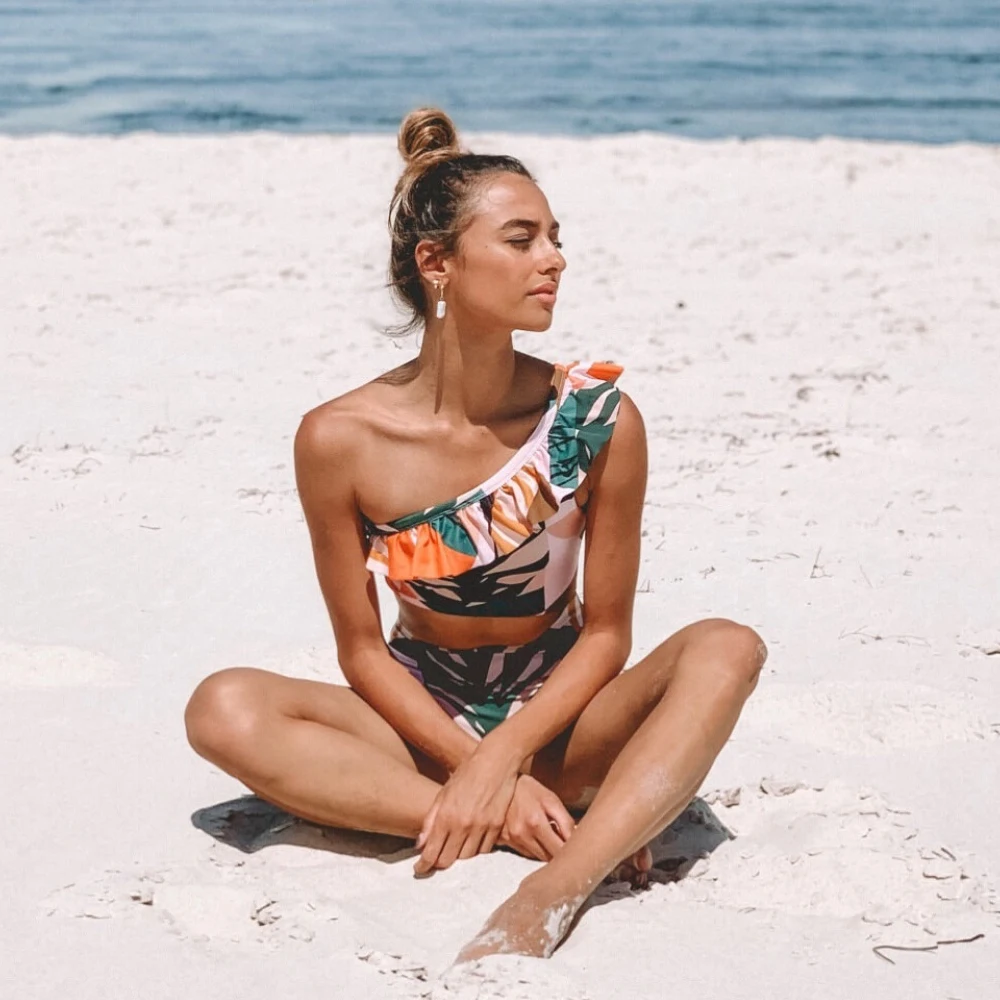 

Sexy One Shoulder Ruffle One Piece Swimsuit Print Floral Swimwear Women Swimsuit Cut Out Waist Bathing Suit Beachwear Monokini