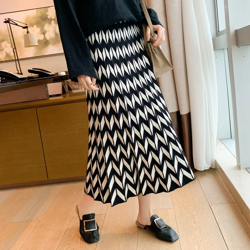 

skirt women's autumn and winter skirt 2021 winter new black and white plaid pleated A-shaped wool medium and long skirt
