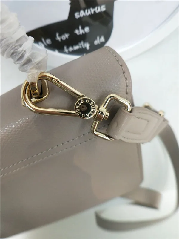 Оригинальные женские сумки FURLA, высокое качество, большие размеры, женские меховые кожаные сумки светло-серого цвета, Размер 23 см* 8 см* 17,5 см
