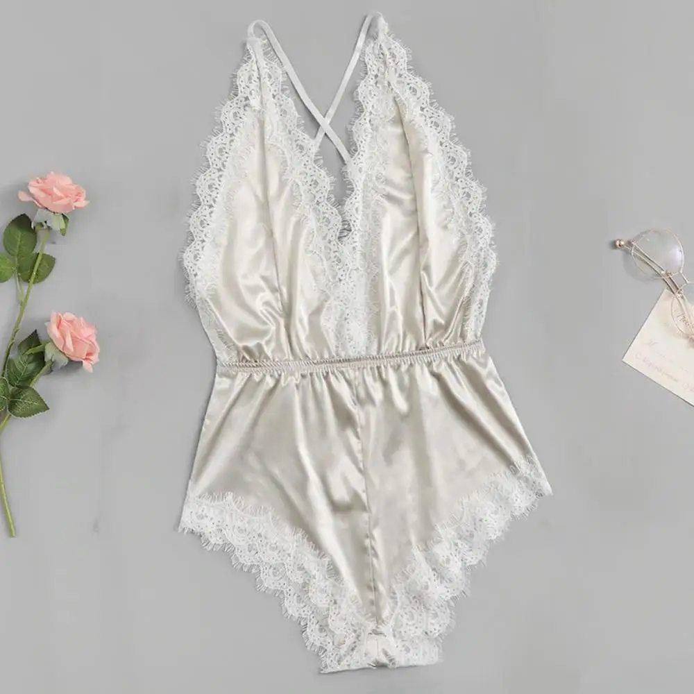 Новое нижнее белье с открытой спиной и контрастной кружевной отделкой ресницами