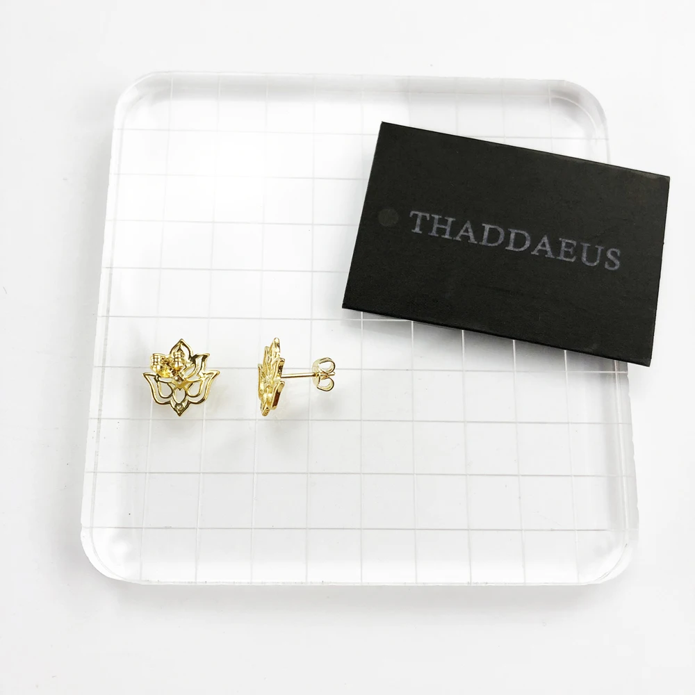 Серьги гвоздики в виде цветка лотоса золотистые модные ювелирные изделия