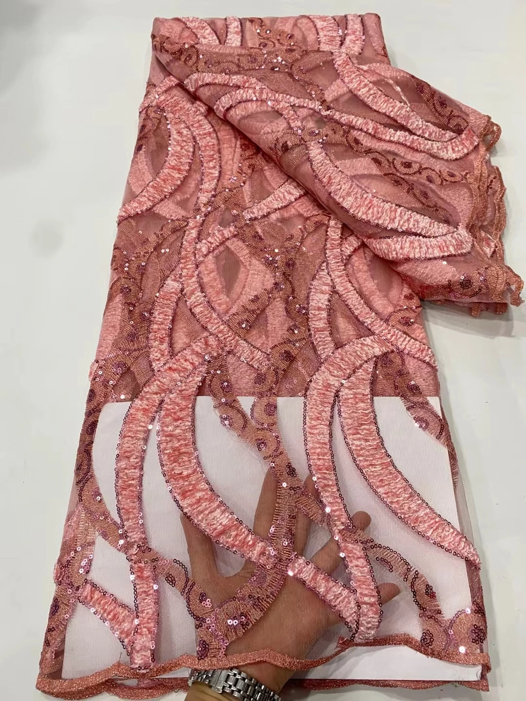 

Оптовая продажа, вышитые сетчатые кружева с блестками, Новое поступление, африканская Тюлевая кружевная ткань, высококачественное бархатн...