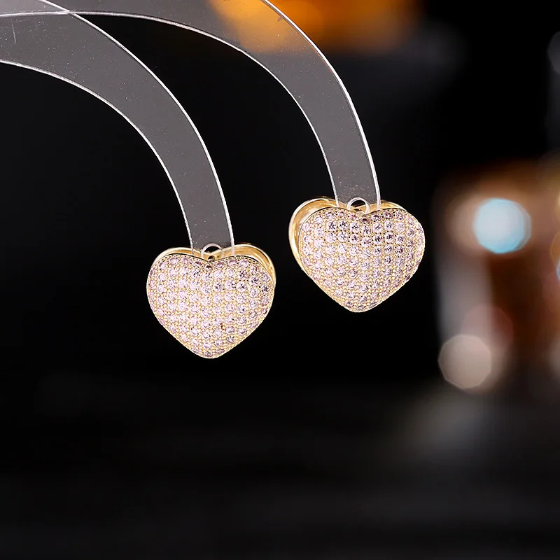 

Симпатичные блестящие серьги-гвоздики с полным кубическим цирконием в форме любовного сердца для женщин ювелирные изделия Модные женские ...