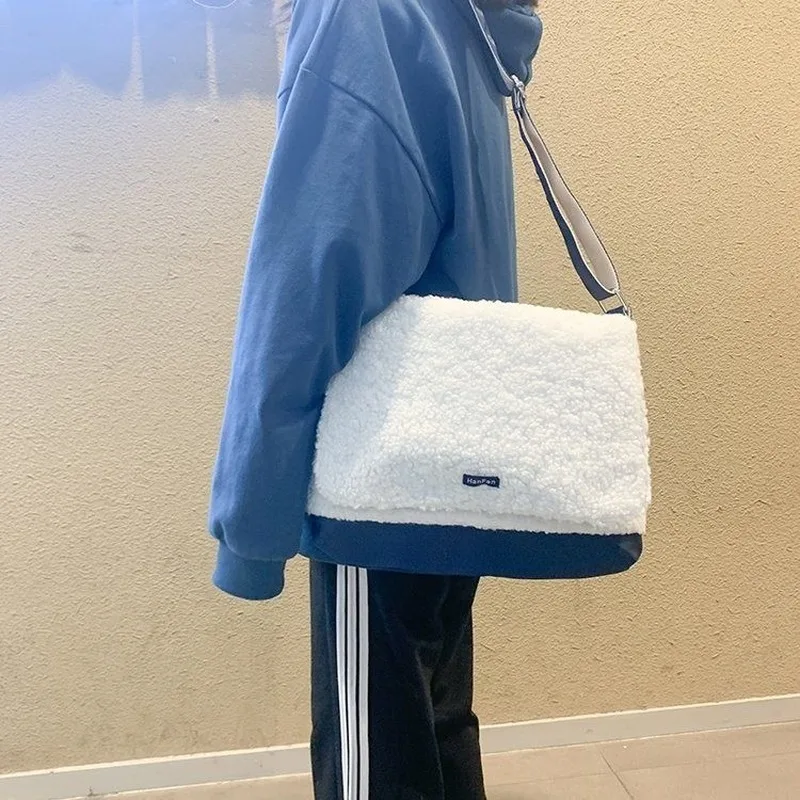 

New Women's Large Capacity Towel Bag Lalambswool Shoulder Bag Flap Label Color Matching Plush Bag Messenger Bag Furry Fluffy