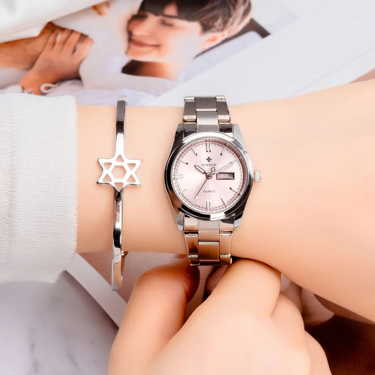 WWOOR 2021 New Top Brand Women Silver Pink Luxury Watch Fashion Quartz Stainless Steel Causal Waterproof Wristwatch Montre Femme