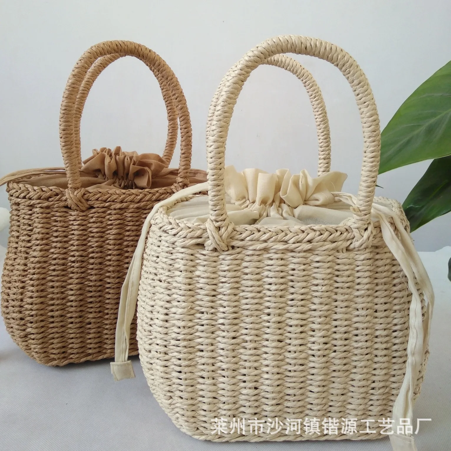 

2021 New Style Drawstring Small Round Bucket Versatile Vintage Summer Girls Luxury High Quality Handbag Beach Casual Straw Bags