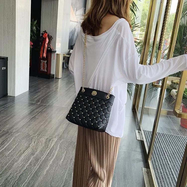 Сумка на цепочке для девушек летняя Новинка 2019 маленькая трендовая Корейская