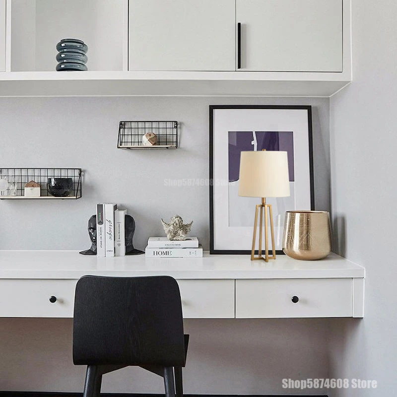 Тканевая Золотая настольная лампа в Европейском стиле украшение для гостиной