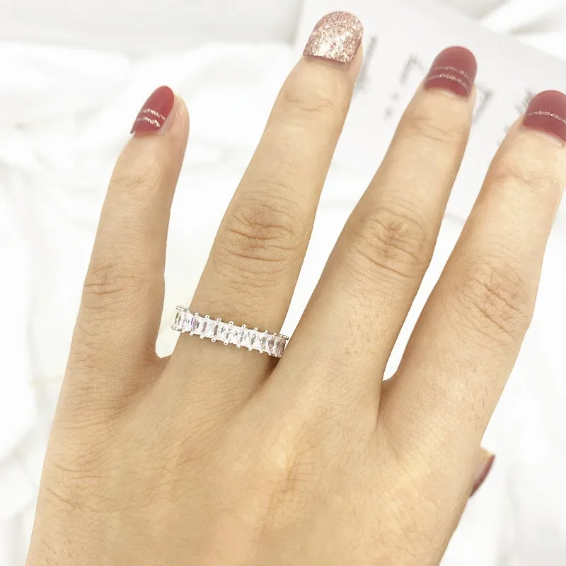 

High End Austria Crystal Rings For Women Simple Design Fashion Zircon Jewelry Bridal Wedding Engagement Ring Accessory Zk40