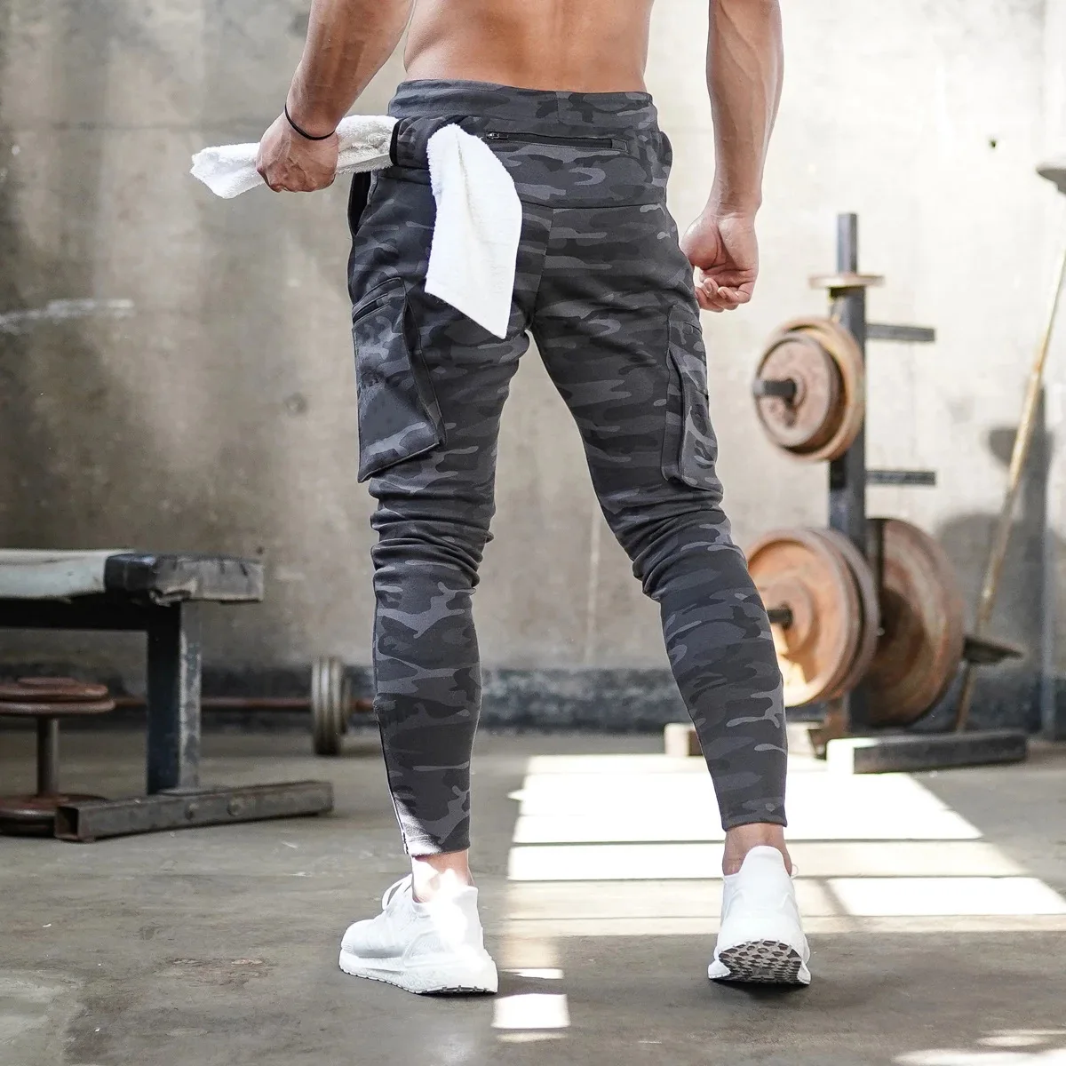 

2021 hot cross-border sports fitness overalls men's camouflage fitness trousers running training pants light board