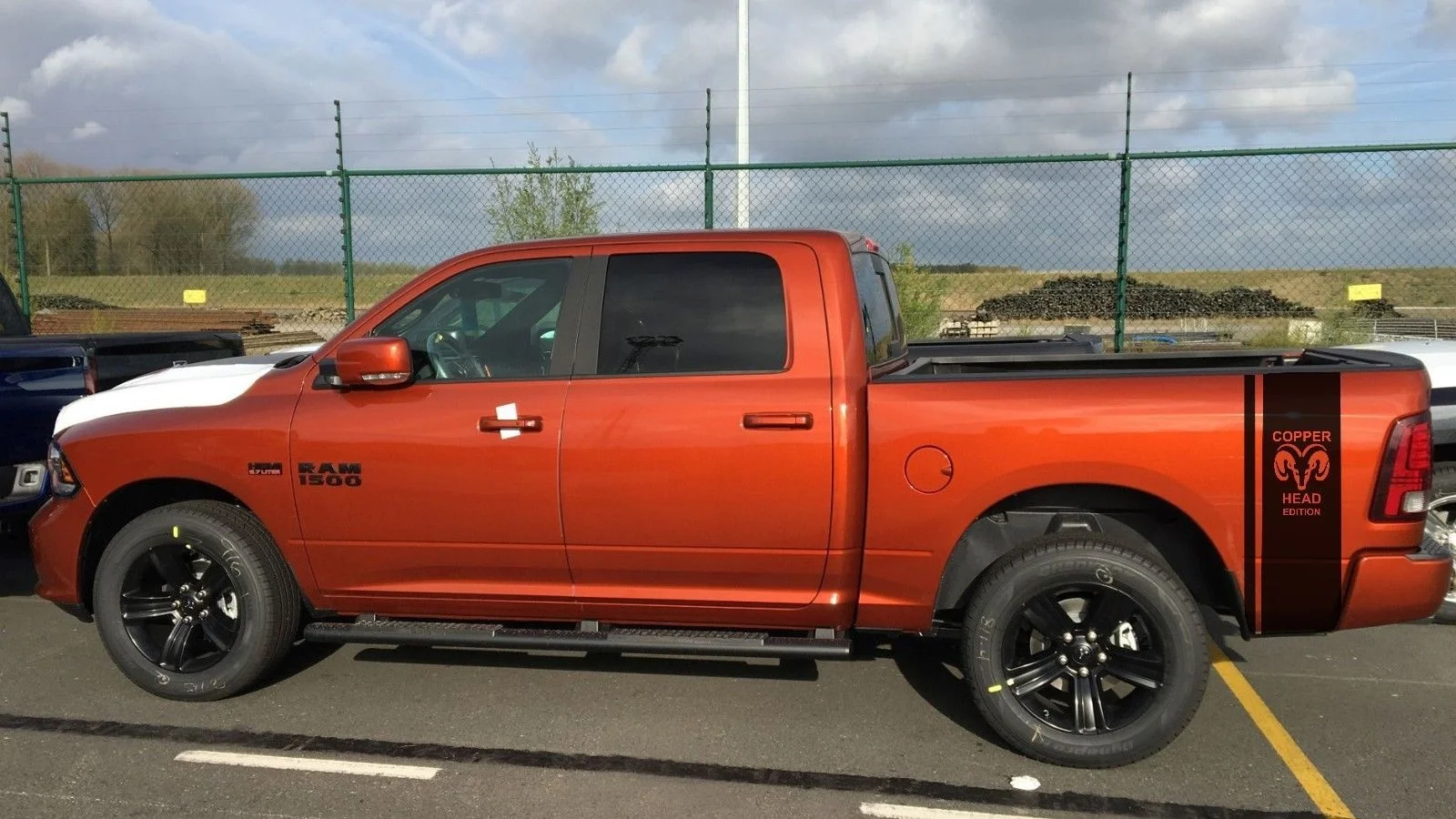 

Для 2 грузовиков виниловые боковые наклейки полосы Dodge Ram 2017 rebel copperhead edition rt
