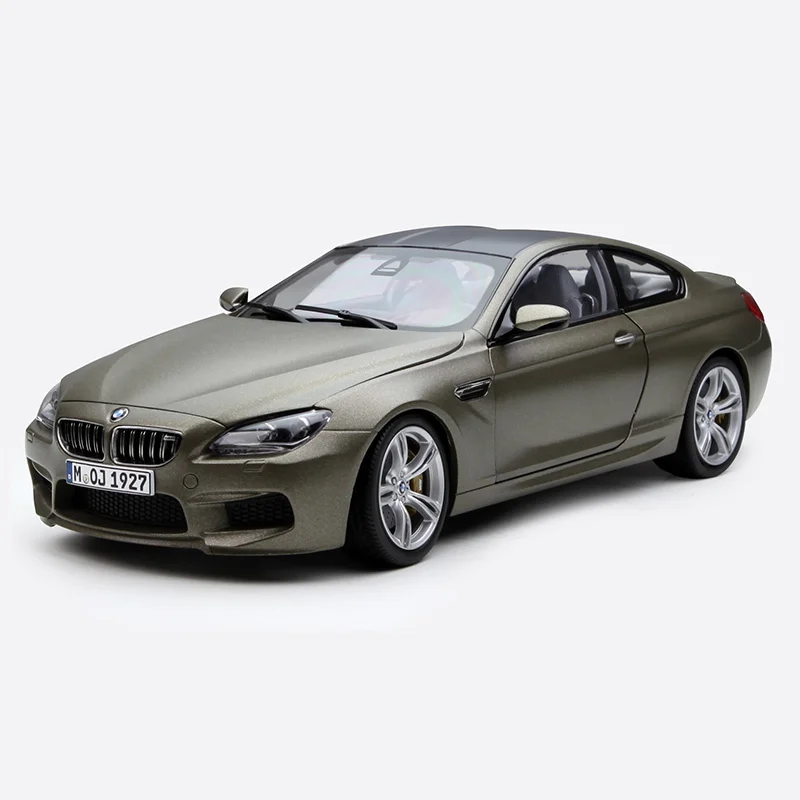 

PARAGON 1/18 BMWs M6 hardtop alloy car model can open the door