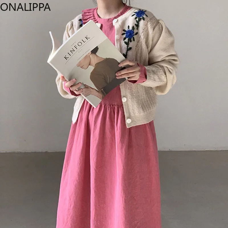 

Onalippa 2021 Autumn Women Sets Temperament Organ Sides Stitching Dress Embroidery Flowers Single-Breasted Knitted Sweater Suit