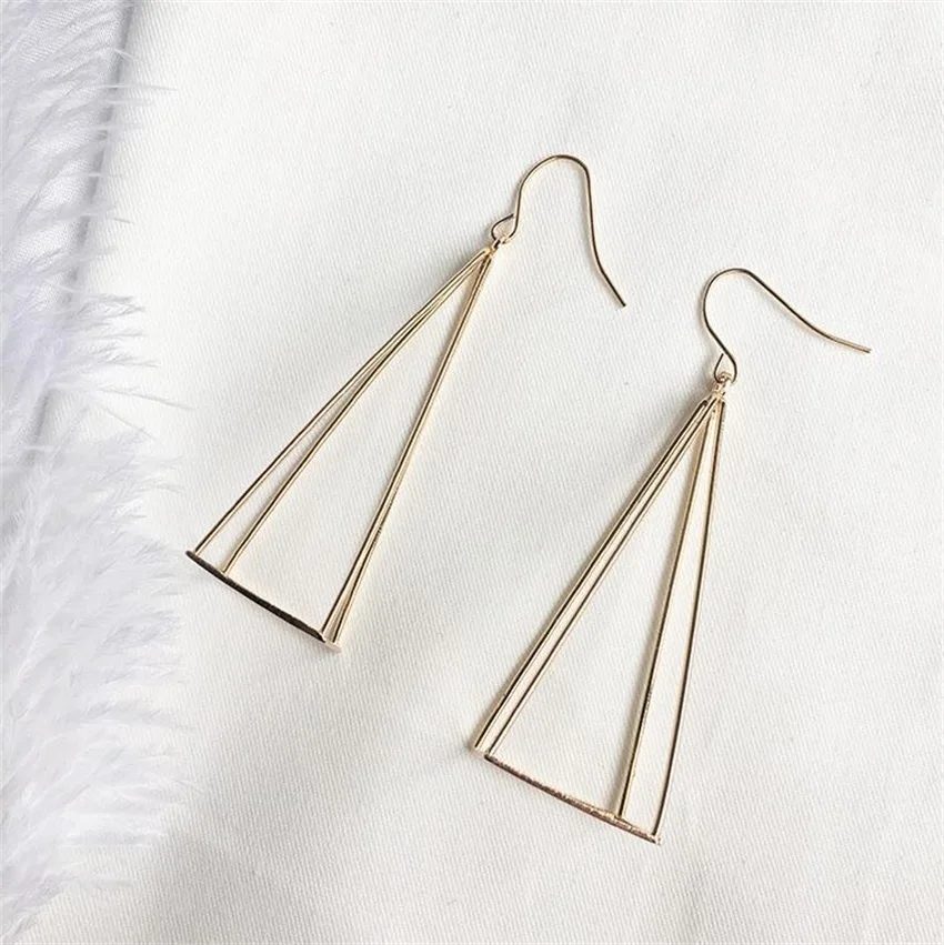 

Dangle Earring Triangle Pyramid 3D Geometric Hollow Piercing Simple Fashion Earring Women Jewelry