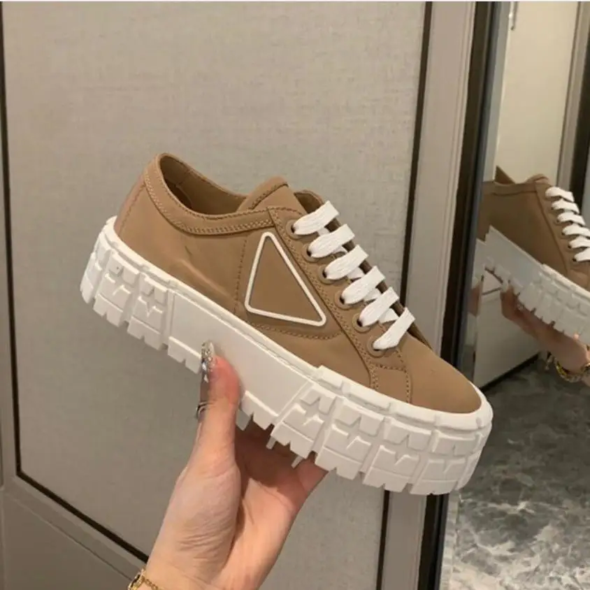 

2020 Luxury brand Women's Shoes Fashion Spring Autumn New Round Head Thick Bottom Sports Lace White shoes Women singles shoes