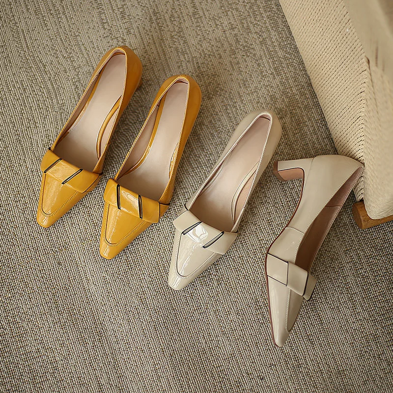 

QUTAA 2021 Women Pumps Sexy Pointed Toe Slip On Single Shoes Cow Patent Leather Square Heel Shalloaw Ladies Shoes Size 34-39