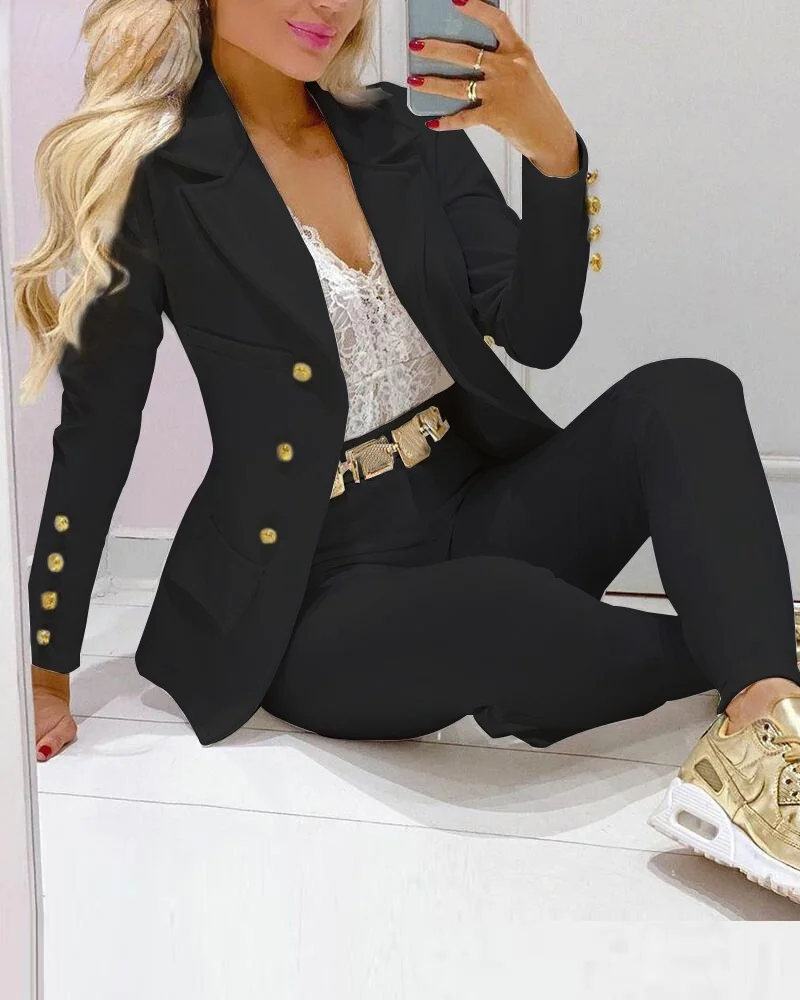 

Женский комплект из блейзера и длинных брюк