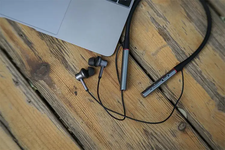 1 еще E1004BA двойной драйвер BT ANC Bluetooth HiFi наушники-вкладыши IEM Поддержка беспроводного и проводного воспроизведения спортивные наушники MIC AAC