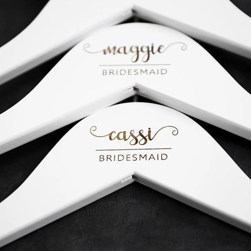 Вешалка Свадебная под заказ деревянная вешалка с гравировкой имени для невесты