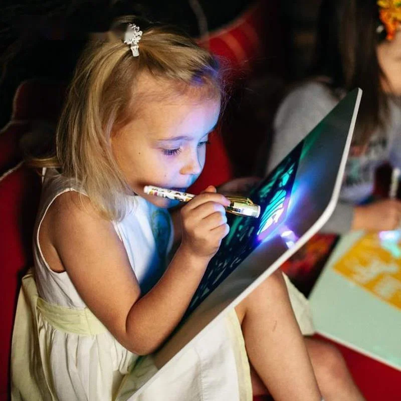 

A3/A4/A5 Luminous Drawing Board for Kids Drawing In Dark With Light-Fun Fluorescent Pen Toys Children Educational Toy Sets