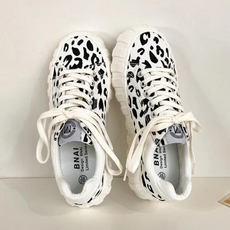 

Кеды женские с низким верхом, холщовые кроссовки с леопардовым принтом, на шнуровке, Вулканизированная подошва, модная повседневная обувь д...