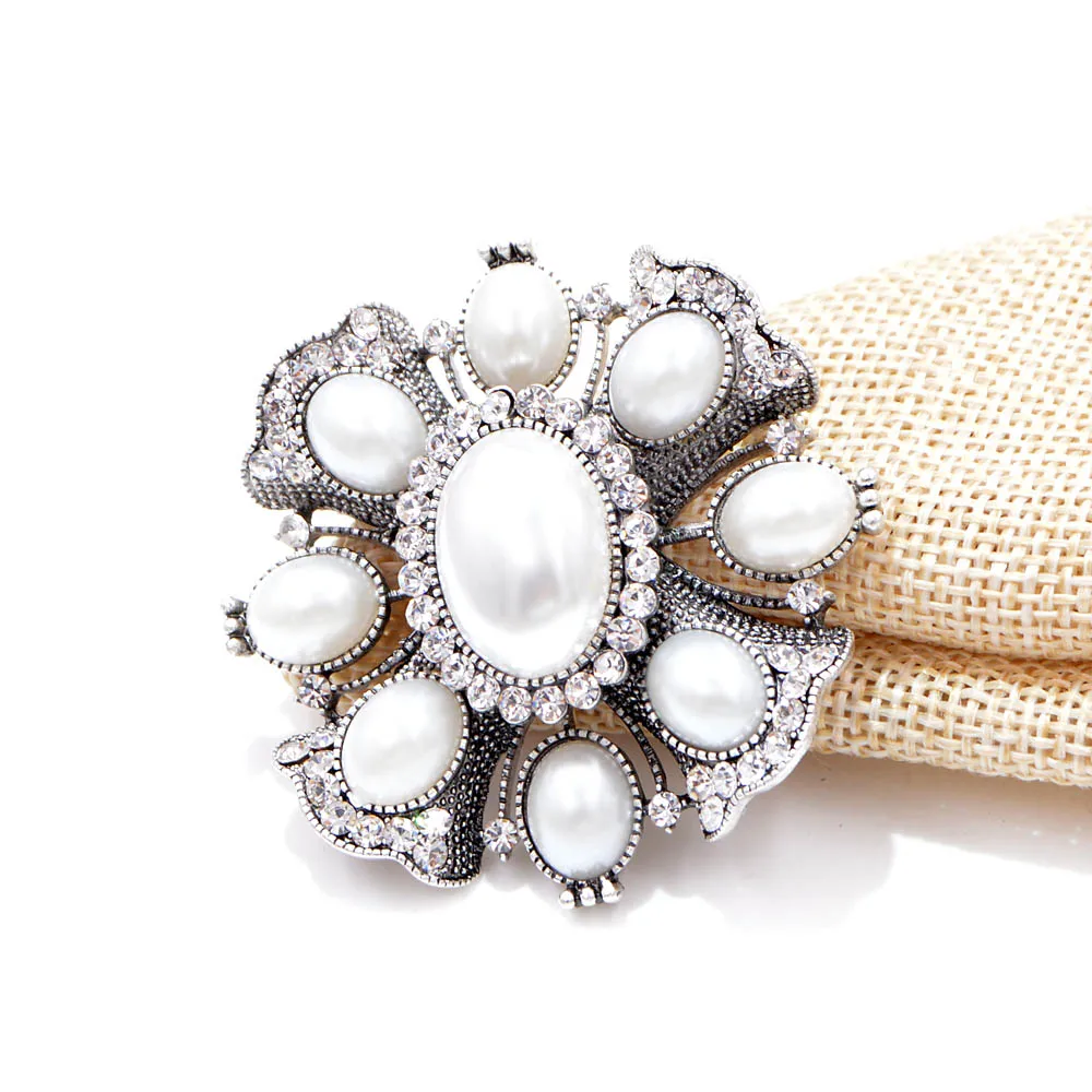 

Young Tulip Big Pearl Rhinestone Brooches For Women Fashion Charming Dress and Shirts Jewelry Accessory For Wedding Gifts
