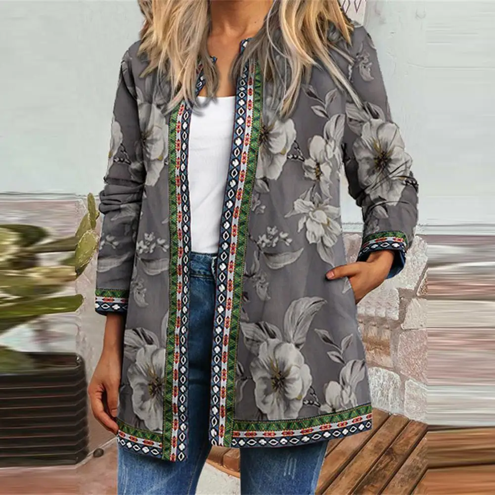 

Temperament Heart Print Round Neck Cardigan Coat Winter Coat Elegant Pockets